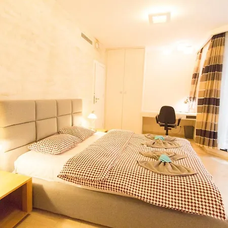 4 Apartment