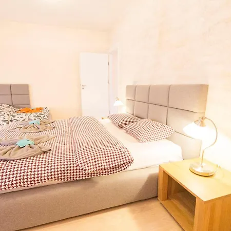 4 Apartment *