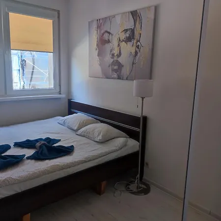4 Apartment *