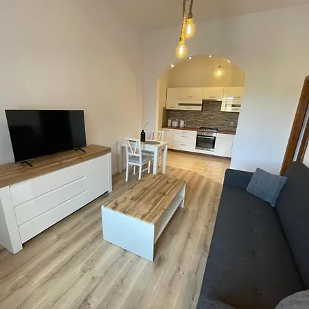 4 Apartment *