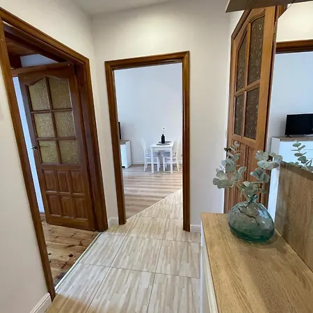 Apartment 4 *