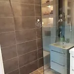 شقة 4 *